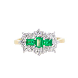 Z133.3 Emerald and diamond cluster ring