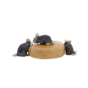 12907 Mice nibbling cheese grey back