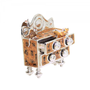 13326 Cat, mice on dresser