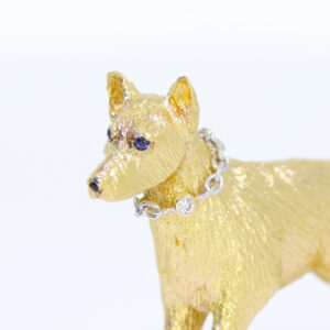 Y569 Alsation Dog brooch 18ct gold head