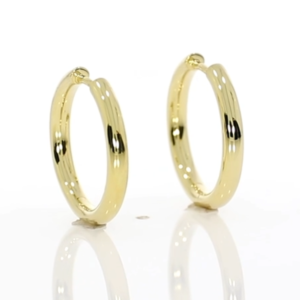 9ct Yellow gold 20mm hoop earrings video