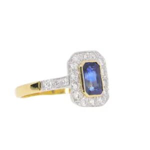 N111.4 Sapphire and diamond cluster ring side