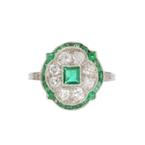 Y128.4_Emerald_and_diamond_cluster_ring