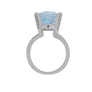 A171.4 Aquamarine single stone ring top