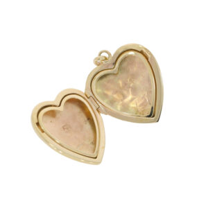 S273.4 9ct heart locket open