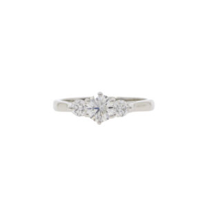H38.4 Diamond three stone ring
