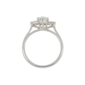 H38.4 Diamond three stone ring top