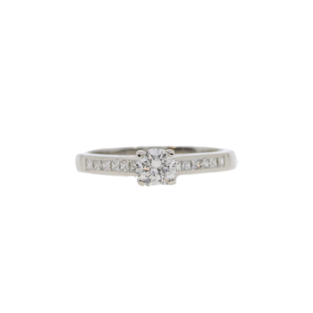Diamond single stone ring 0.40ct, diamond Princess cut set shoulders, platinum mount