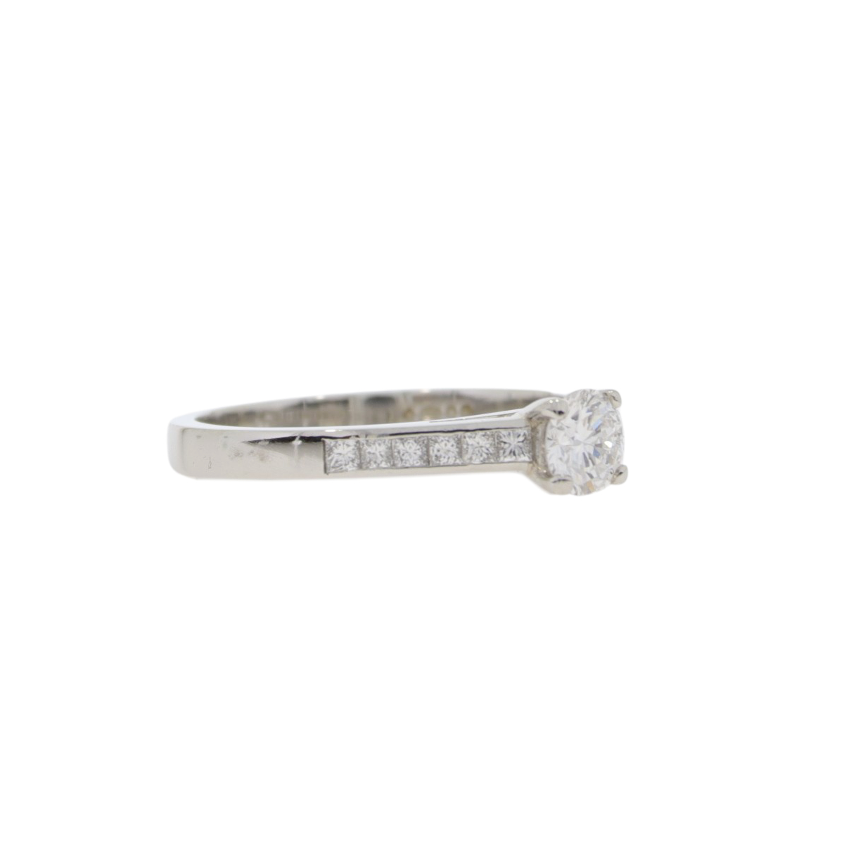 B18.4 Diamond single stone ring princess cut dimaond shoulders side
