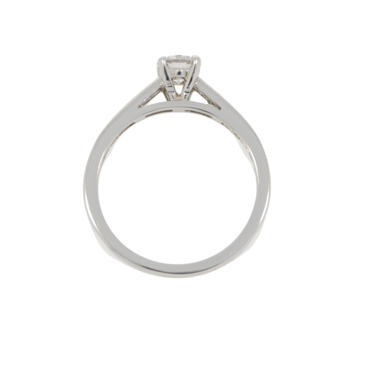 B18.4 Diamond single stone ring princess cut dimaond shoulders top