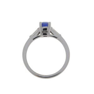 G109.4 Sapphire single stone ring top