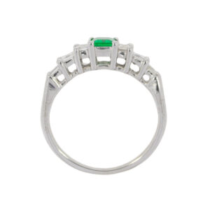 M130.4 Emerald and diamond ring top
