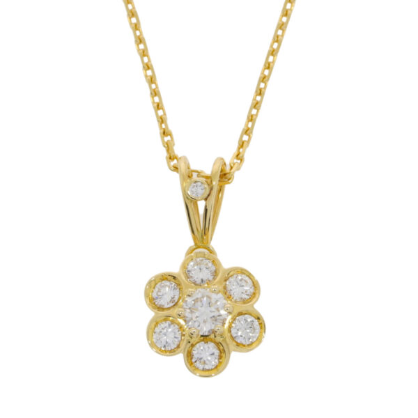 Diamond seven stone cluster pendant, 18ct yellow gold rubber mount and necklace