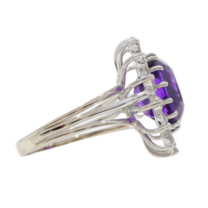 T173.4 Amethyst and diamond cluster ring endjpg