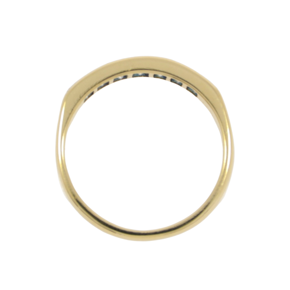 T87.4 Diamond princess cut eternity ring top