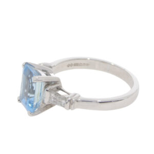 V173.4 Aquamarine single stone ring side 2