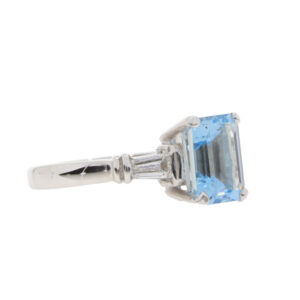 V173.4 Aquamarine single stone ring side